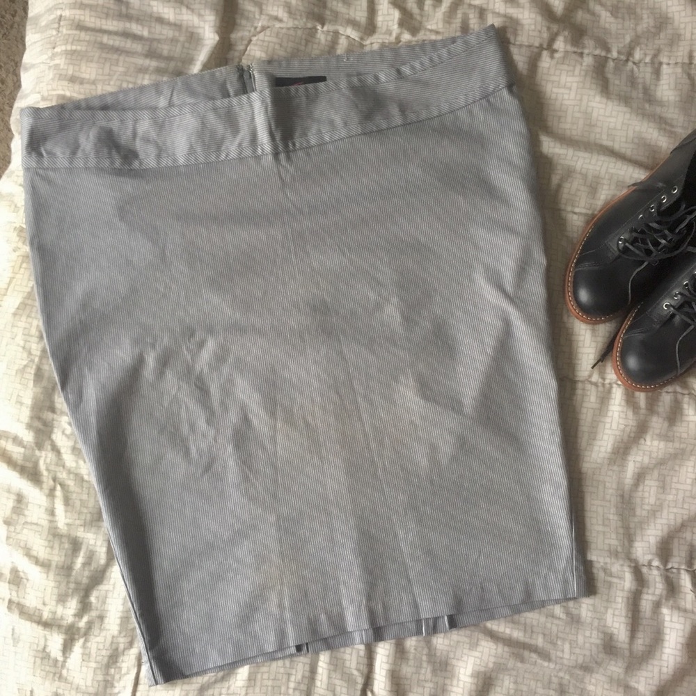 TORRID Grey/White Pin Stripe Pencil Skirt 18